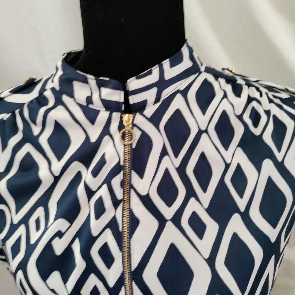 Women's Geometric Navy/White Patterned Zip-Up Top.